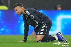 萨姆·索萨在职业生涯最后阶段加盟德州游骑兵，并在那里达成 600 轰